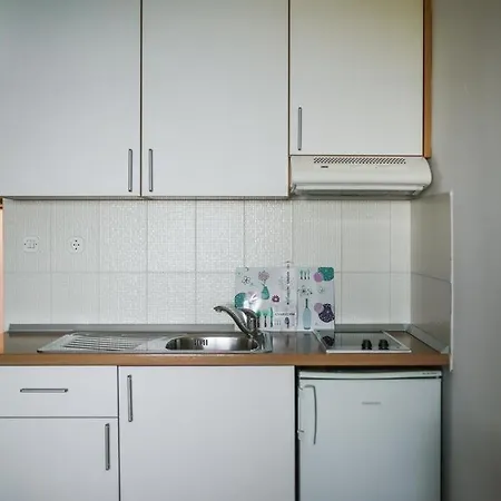 Beachfront Studio Gradac 4414 3 Apartman *