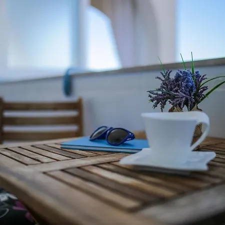 Beachfront Studio Gradac 4414 3 Apartman *